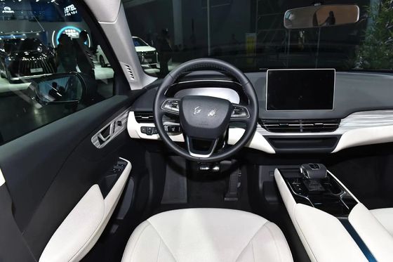 Benzina ou combustível elétrico 2024 Hongqi Eqm5 Carro Cor preta Ventilação eficiente do assento