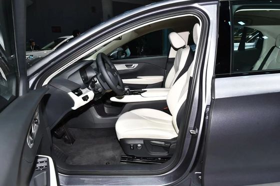 Benzina ou combustível elétrico 2024 Hongqi Eqm5 Carro Cor preta Ventilação eficiente do assento