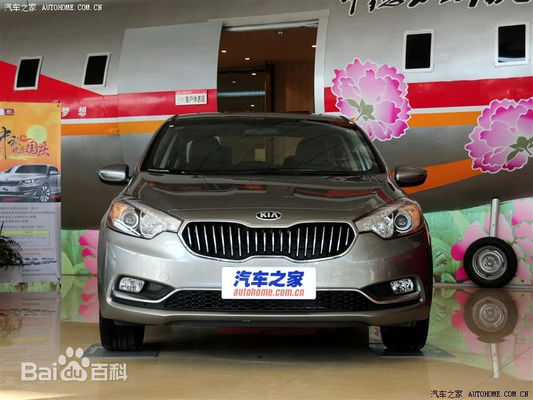 K3 Kia Subcompact Car 4 portas Sedan com tela sensível ao toque de alta resolução